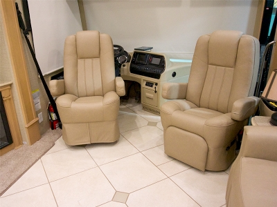Villa  Avitar Non-Integrated RV Captains Chair