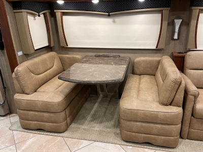 Villa LD/RD Dinette Booth Non Bed