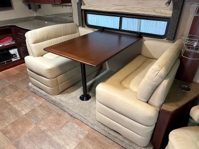 Villa LD/RD Dinette Booth Non Bed