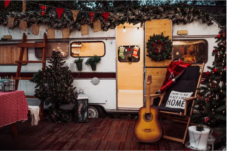RV decorated for Christmas.