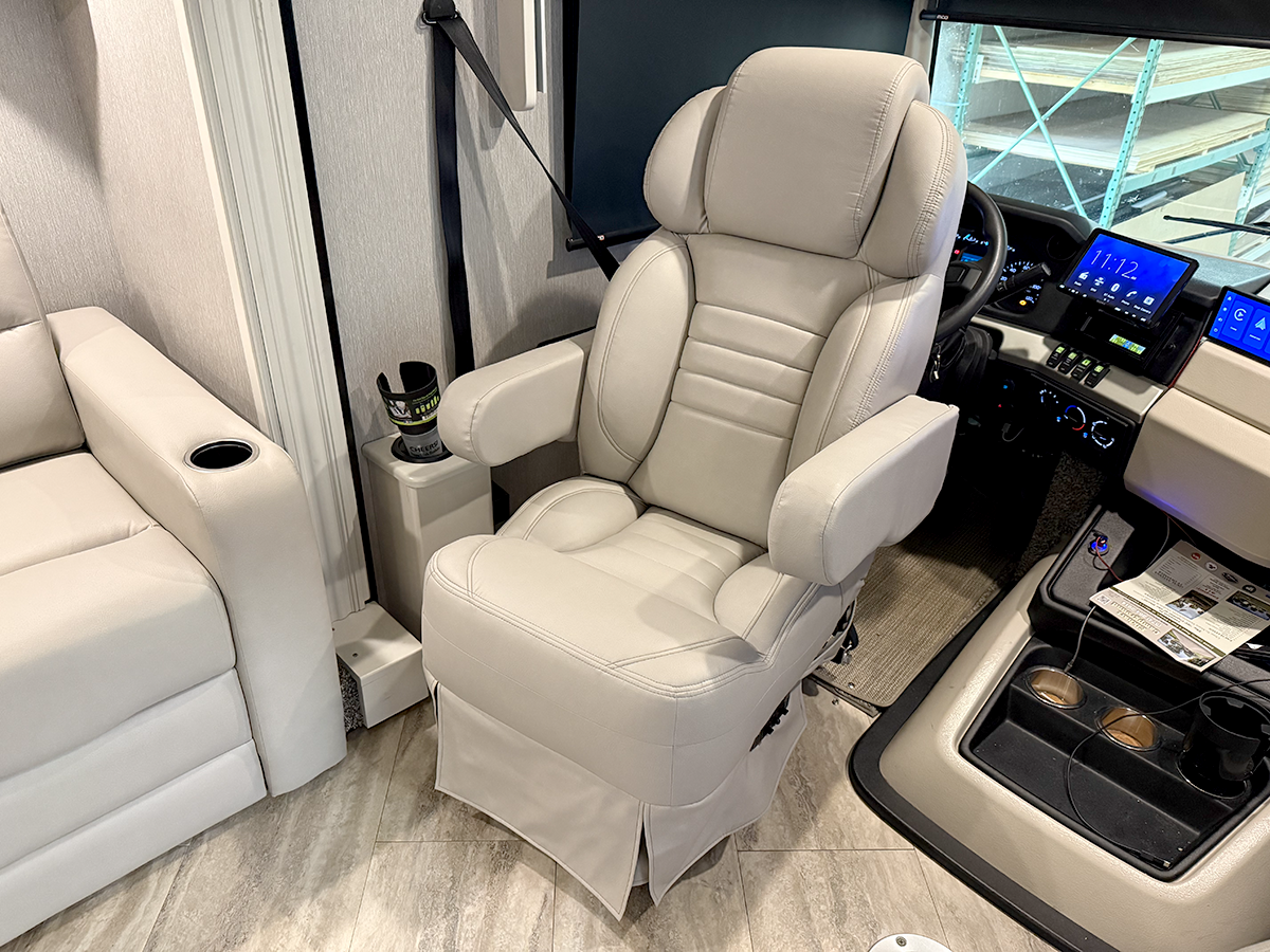 Tailor Captains Chair-zoom-8