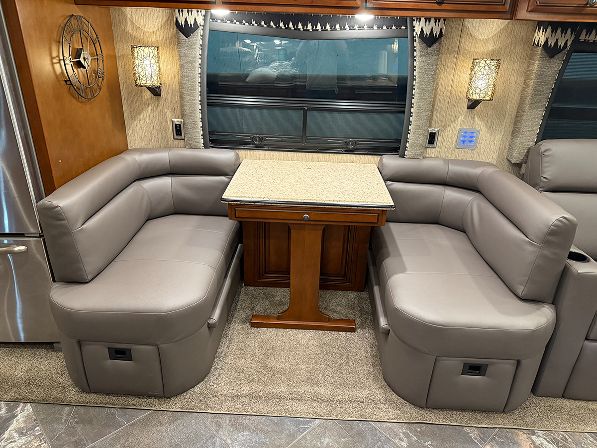 Lambright Dutch Dinette Booth-zoom-5