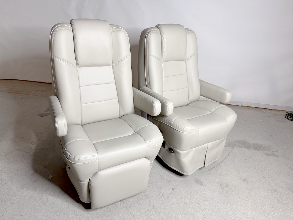 Villa Integrity Captains Chairs co1029-1