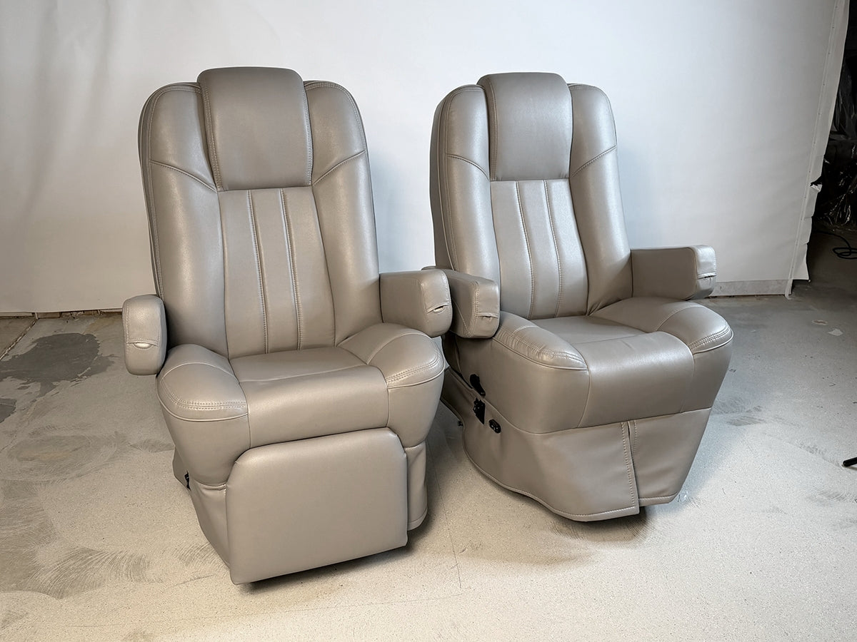 Villa Avitar Captains Chairs