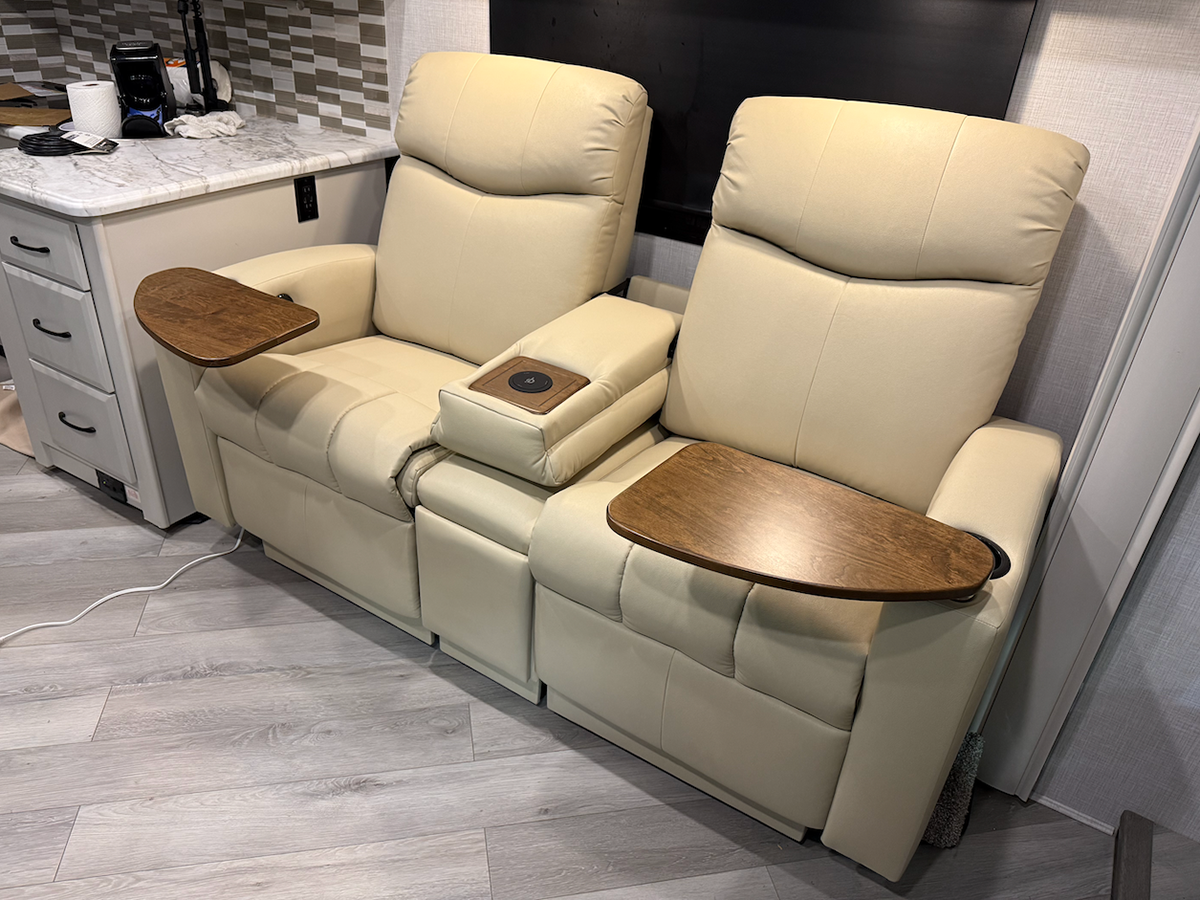 Lambright Encore RV Theater-zoom-8