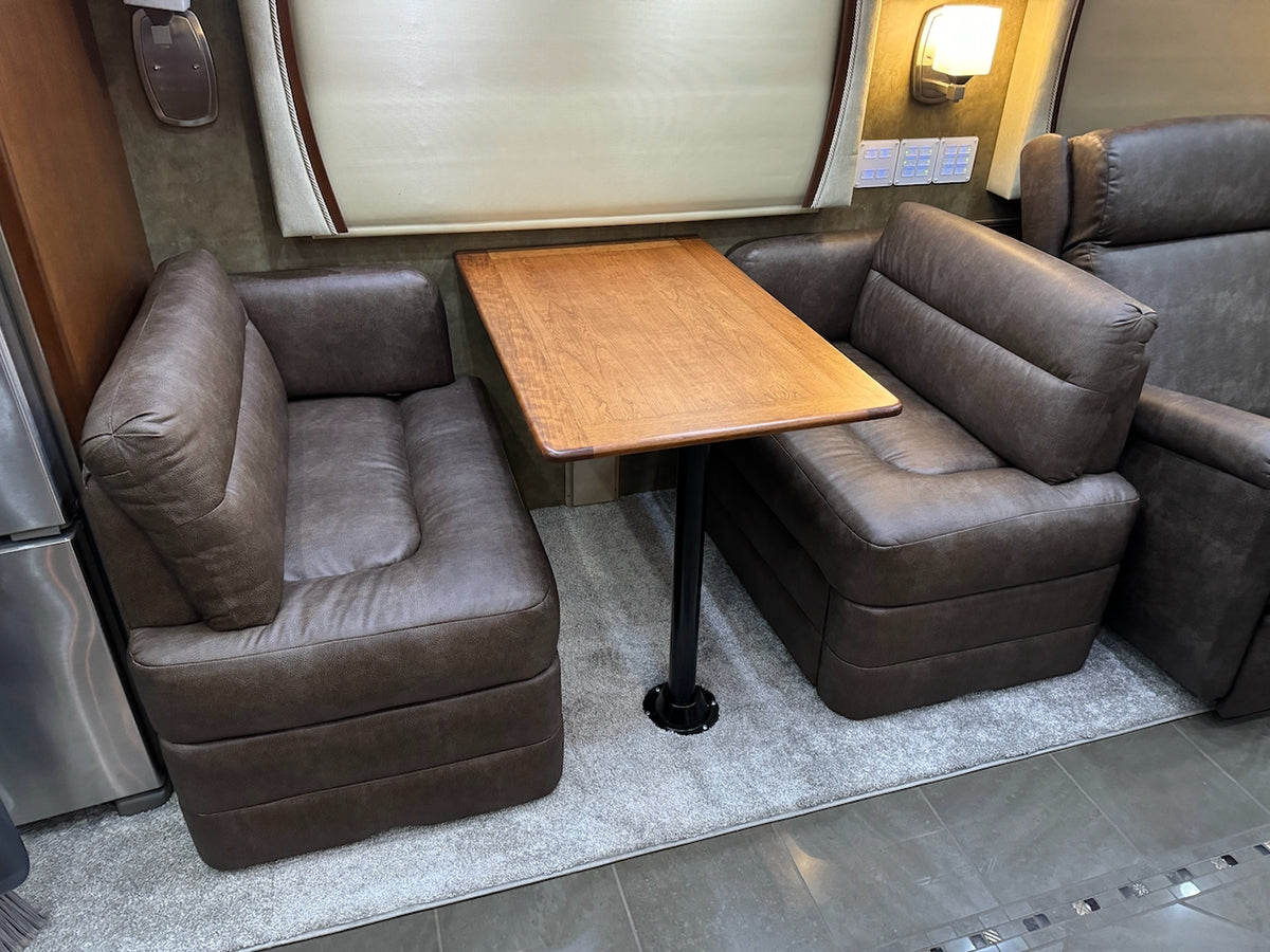 Villa Dinette Booth-zoom-3