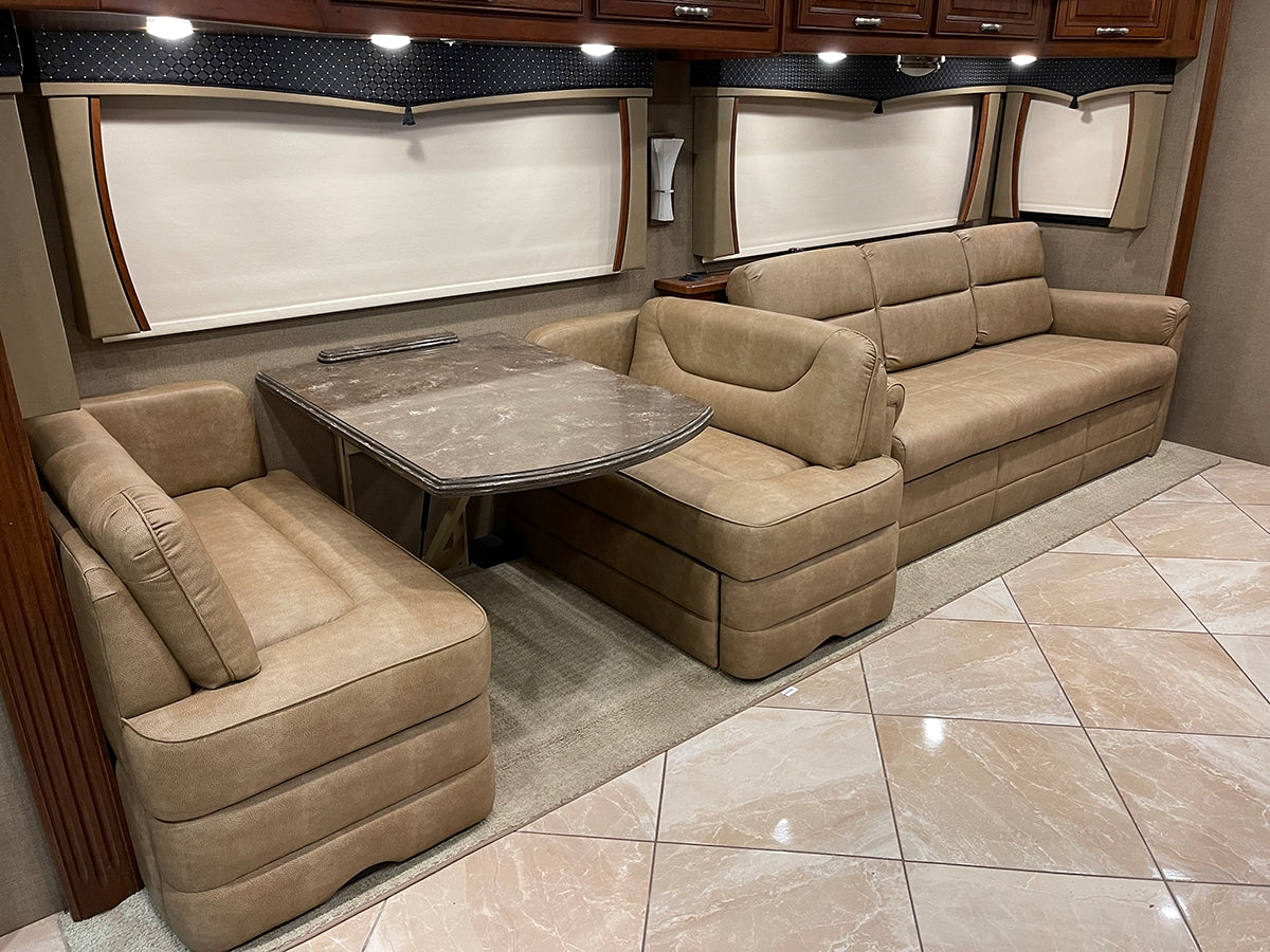 Villa Dinette Booth-zoom-10