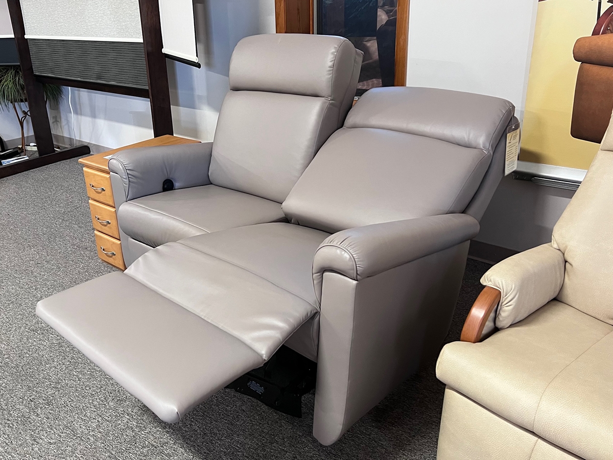 Lambright RV Harrison 58" Theater Seating