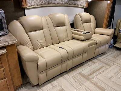Lambright Dutchboy RV Theater Sofa